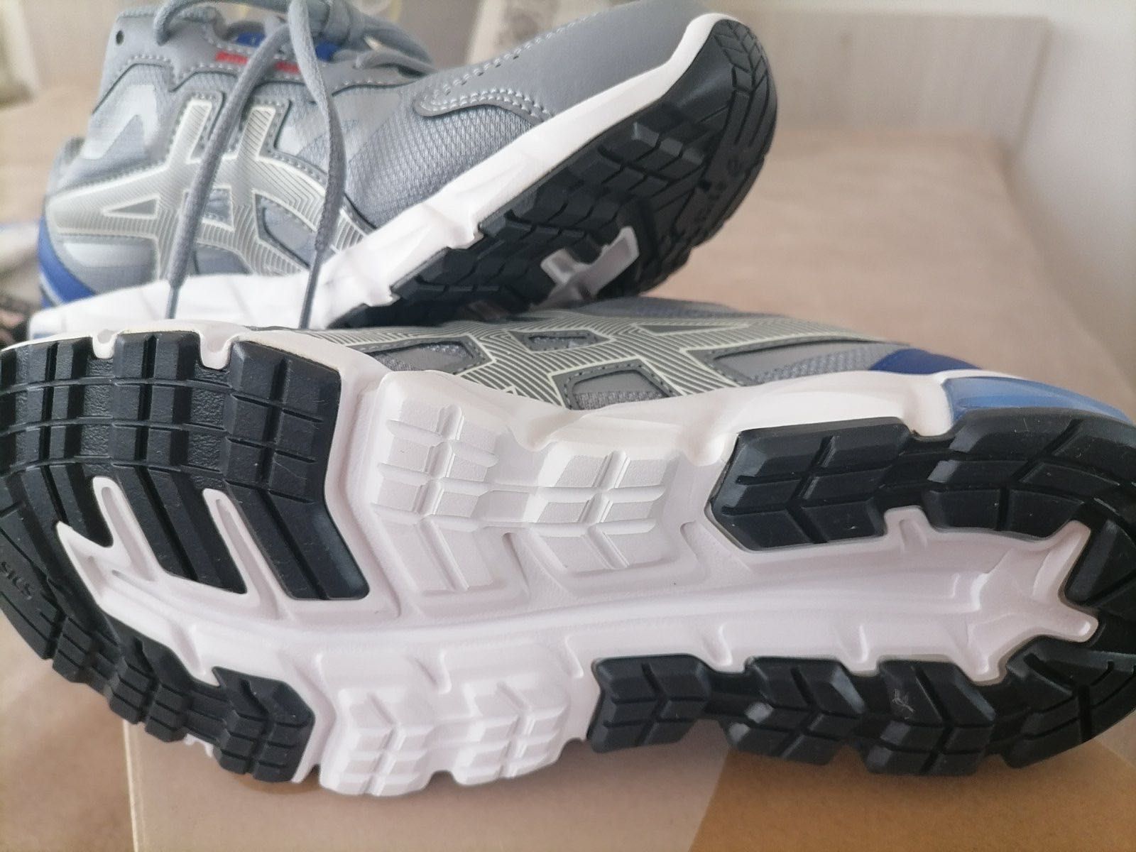 Дамски маратонки asics