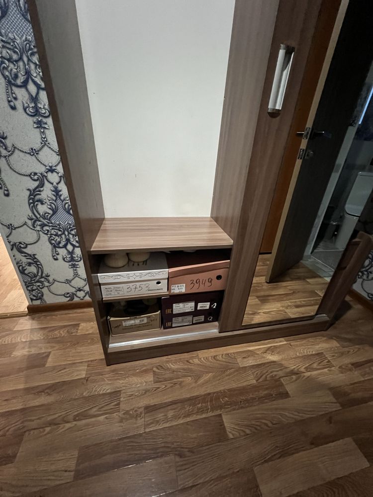 Продам прихожую.