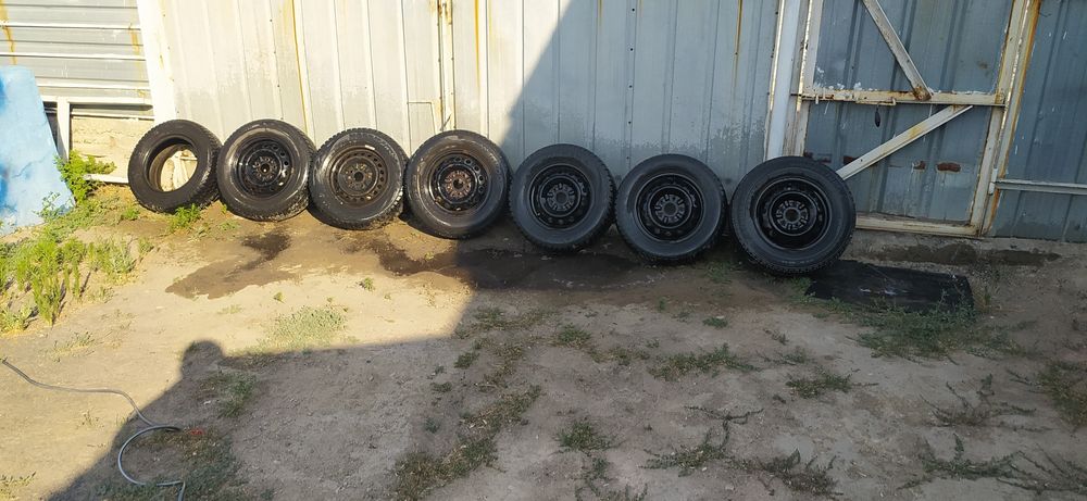 продам зима шины и штампованные