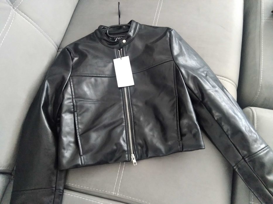 Леко ново кожено яке Zara
