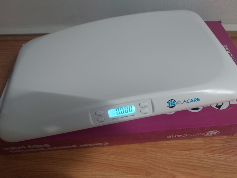 Cantar electronic de bebelus