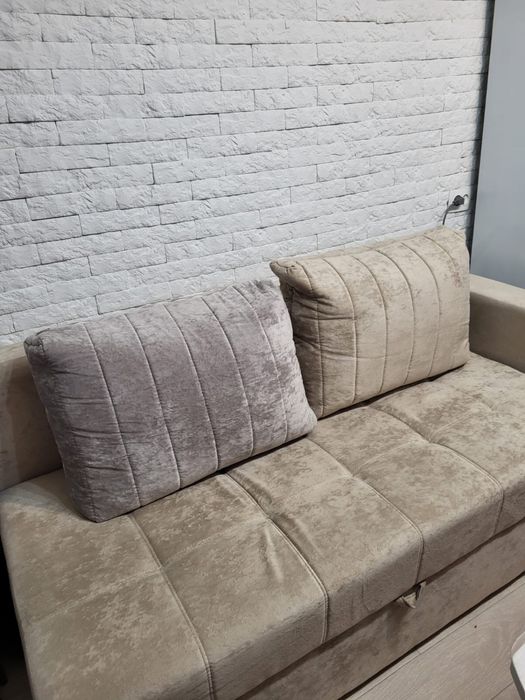 Небольшой диван