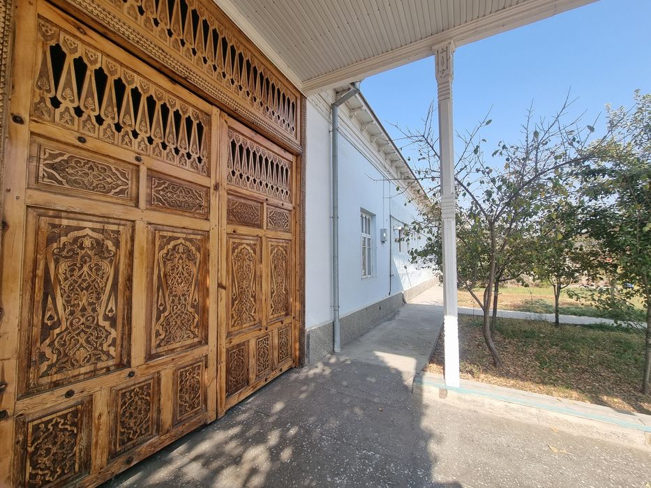 Улуг йул Махаллада уй сотилади 12сот яшаш хонаси 12сот