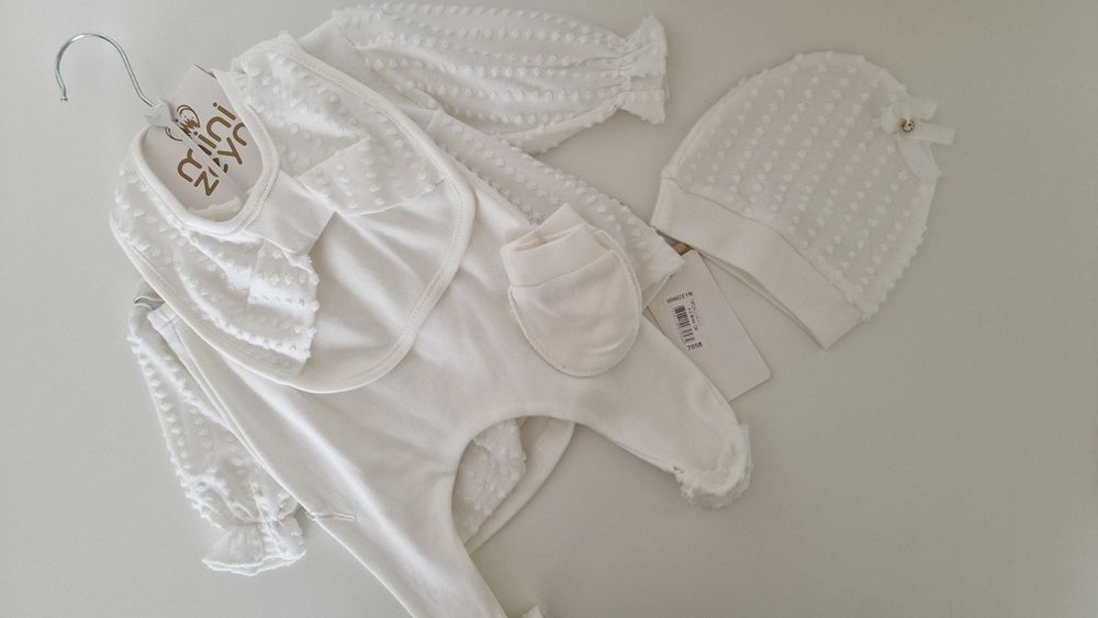 Бебешки комплект за момичи 0-3 месеца