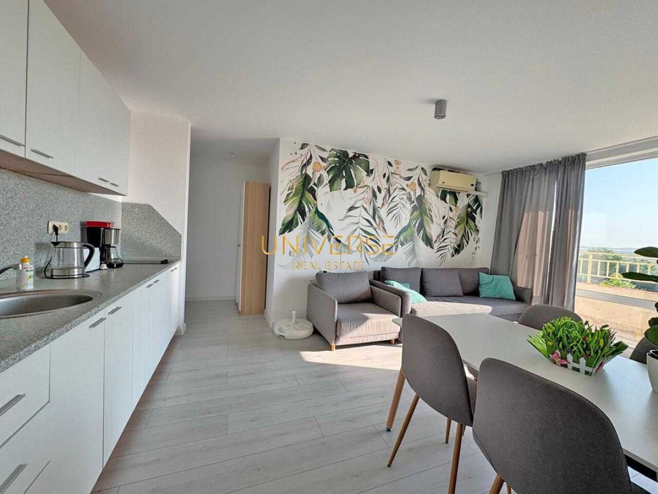 Продава се Двустаен апартамент в к.к. Слънчев бряг - 55 кв.м за 1273 €/кв.м - Снимка #1