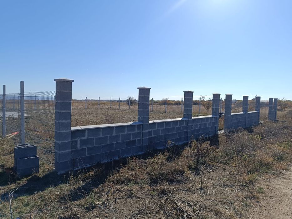 Vând teren Mândruloc