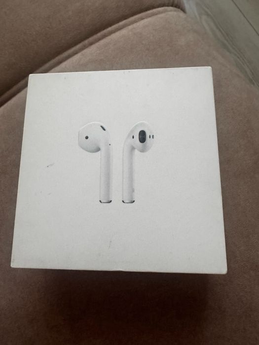 Air pods,новые наушники ,не пользовались