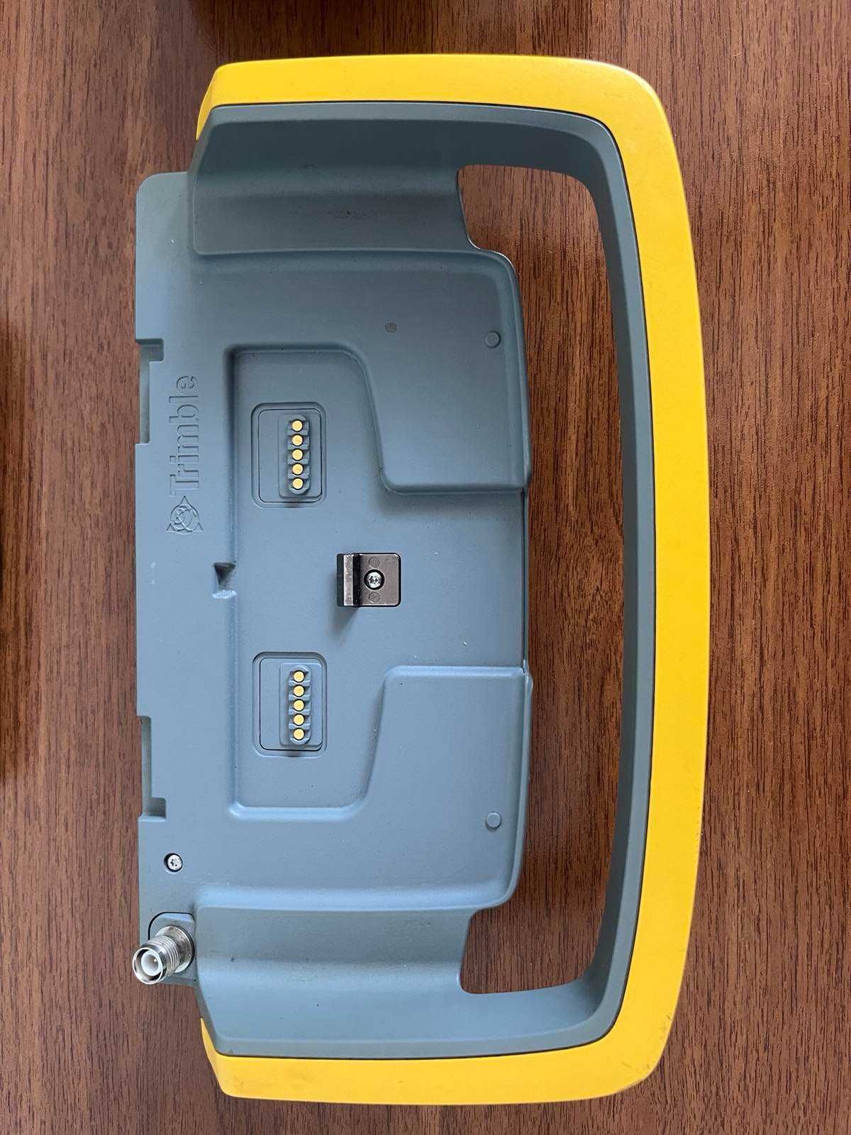 trimble robotic holder/роботизиран държач за контролер