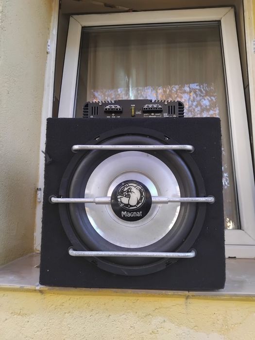 Vând subwoofer Magnat