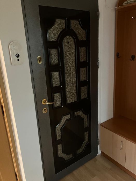 Inchiriez apartament 3 camere