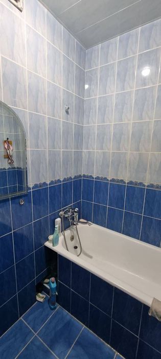 Юнусабад-4. 2-комнатная 64м2. Срочно Универсам базар, Метро