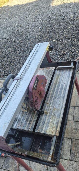 Masina te taiat gresie cu apa!