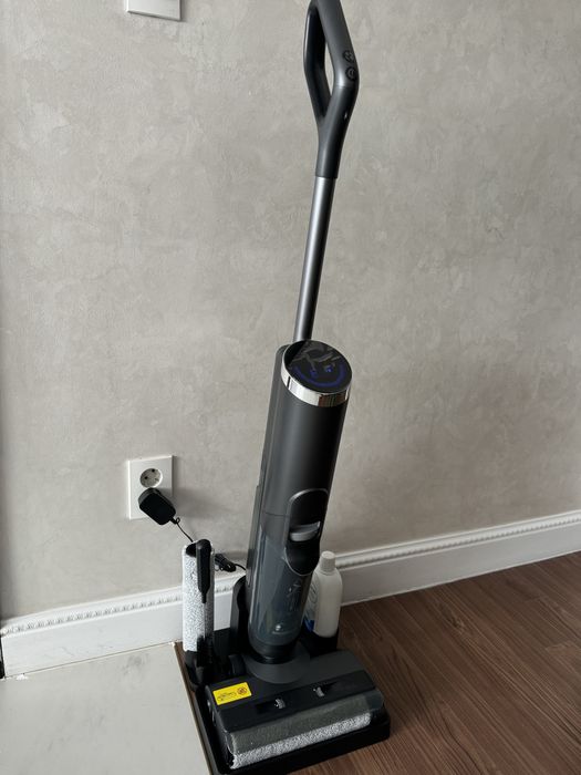 Новый моющий пылесос D12