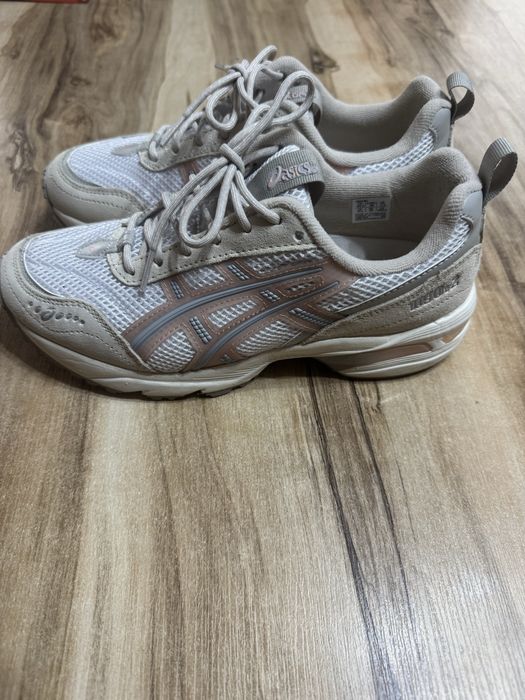 Маратонки asics 39 номер , 24,5см стелка