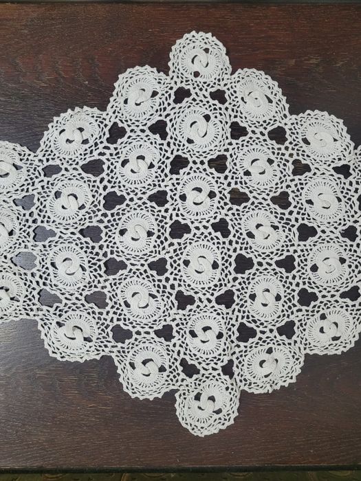 Mileu executat manual din fir de bumbac