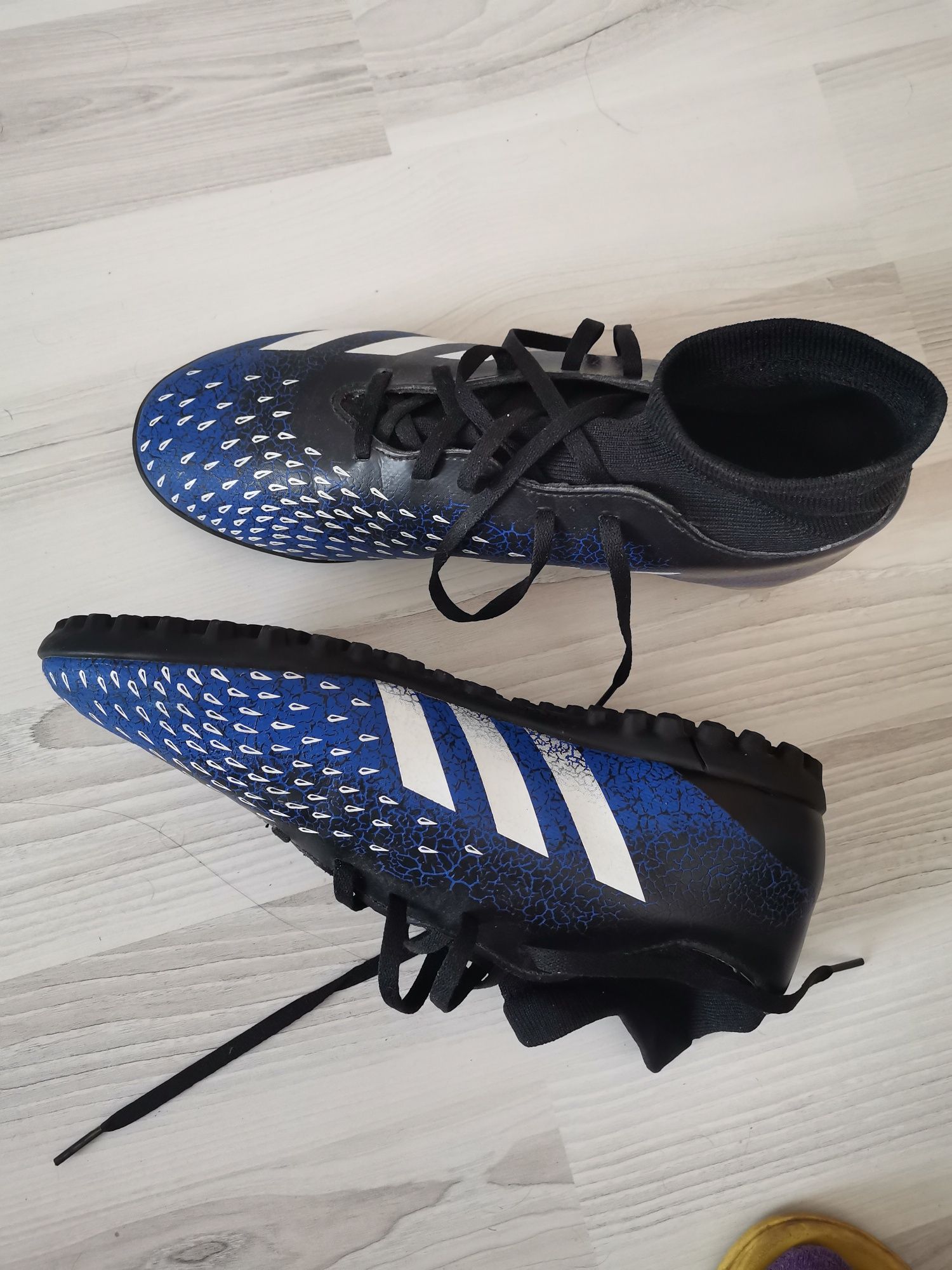 Ghete de fotbal Adidas