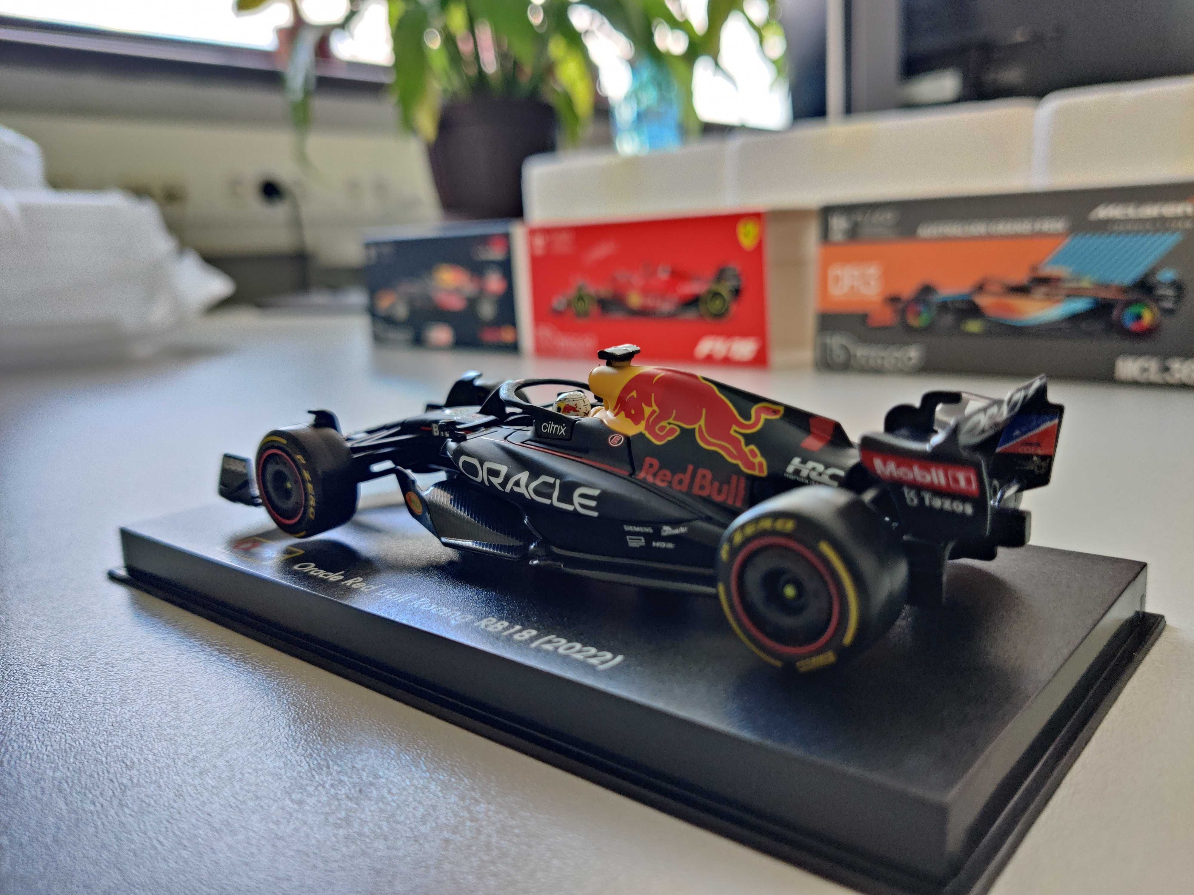 Macheta Red Bull RB18 Max Verstappen Formula 1 2022 - Bburago 1/43 F1