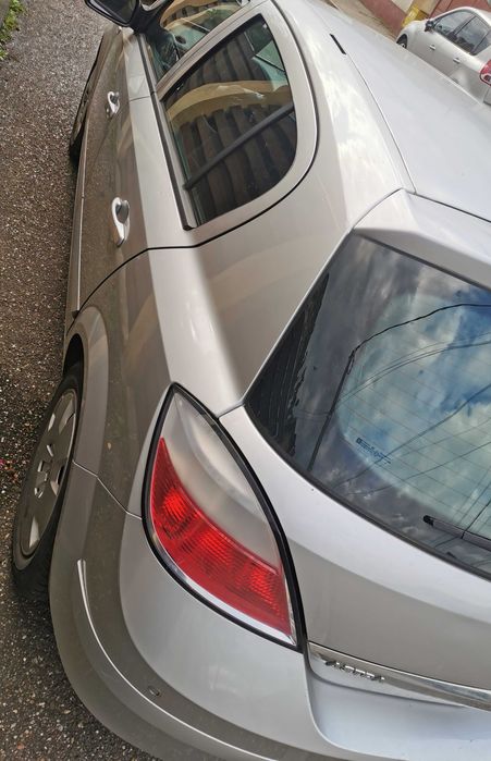 Opel Astra H 1.6 benzina hatchback