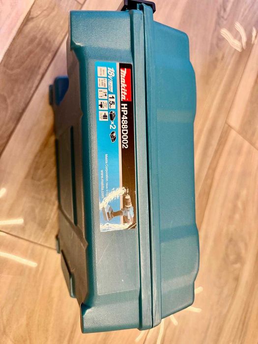 Продавам ударен акумулаторен винтоверт Makita