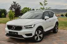 Volvo XC 40 R-Design Virtual Cockpit Matrix-LED Distronic Lane Side Plug T5 262CP