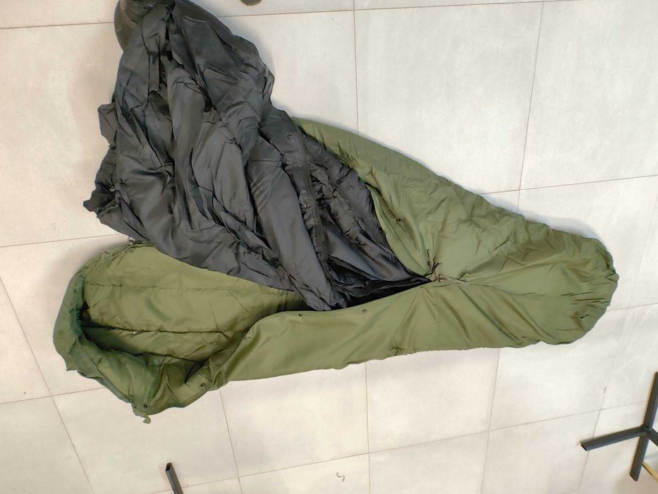 Sac de dormit multi-season temperaturi extreme.