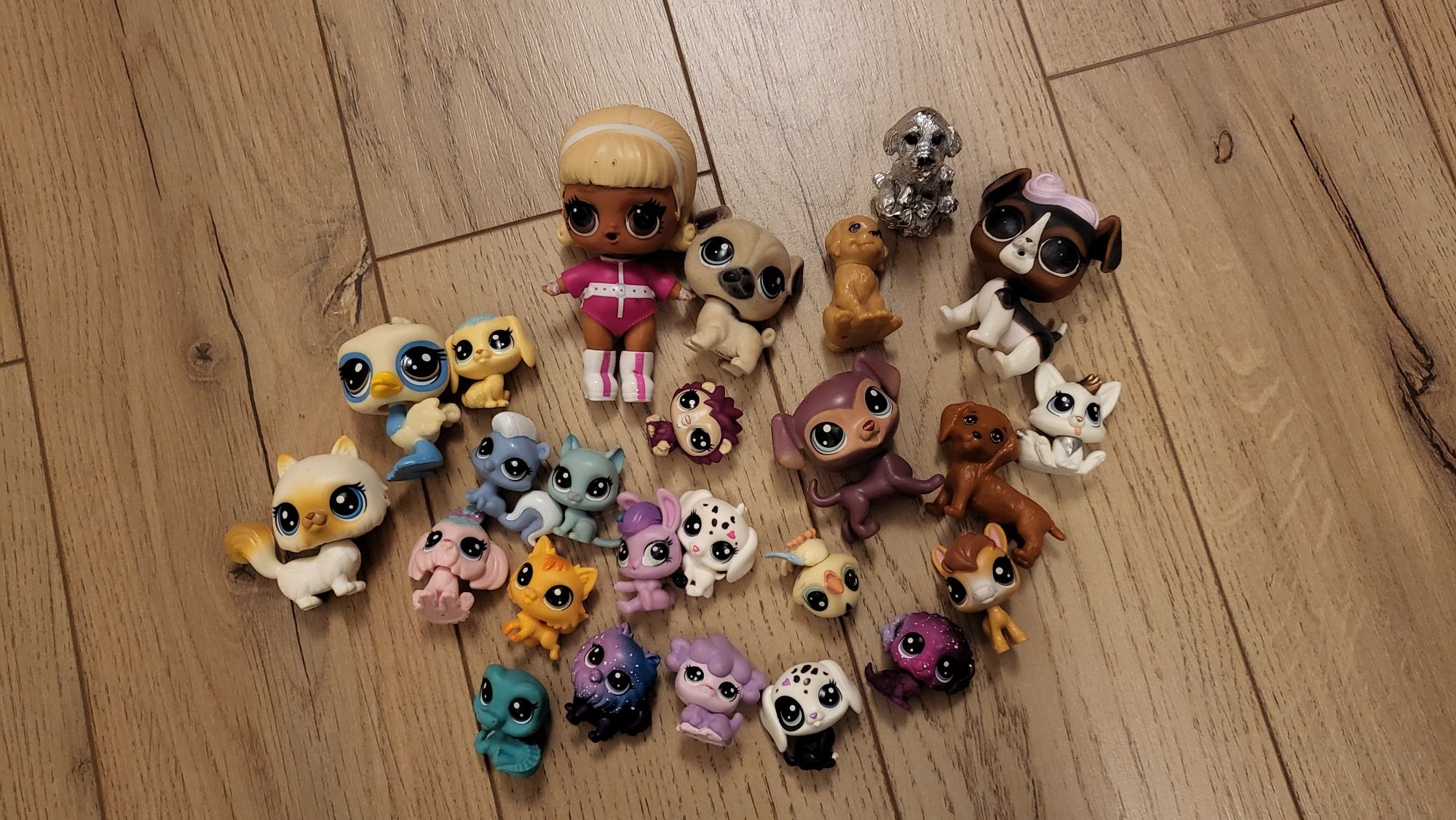 Jucarii mici figurine littlest pet shop
