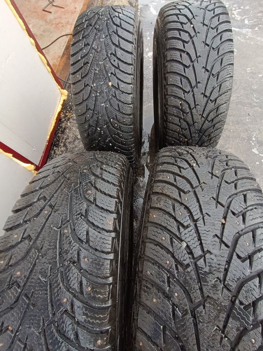 Резина maxxis 265/70/16 в отличном состоянии . Торг