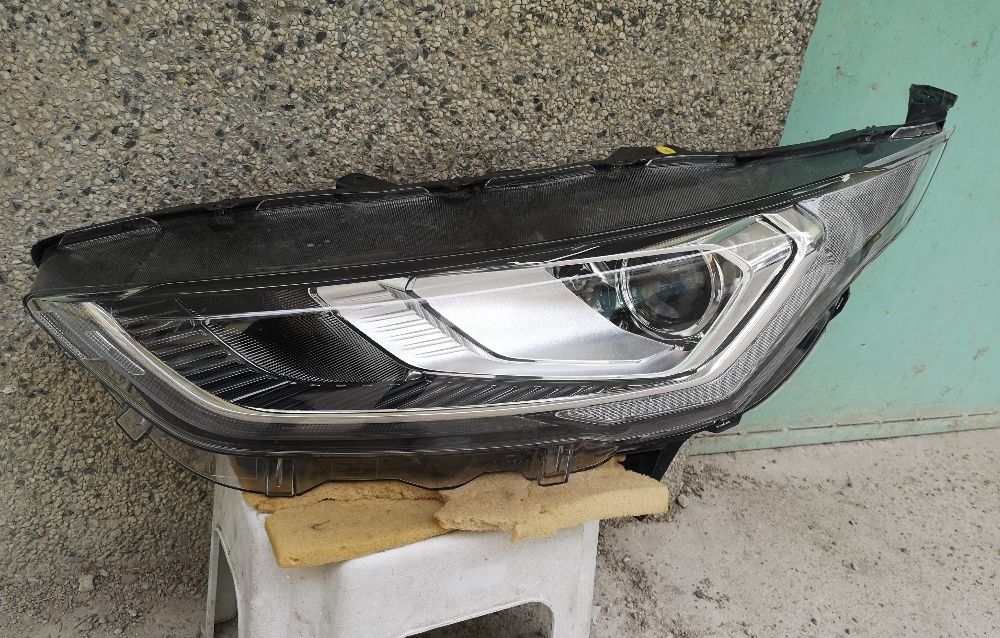 Оригинален фар за Форд Ford Connect Facelift Led Biksenon