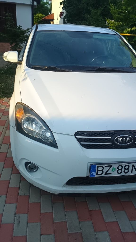 Autoturism KIA vând