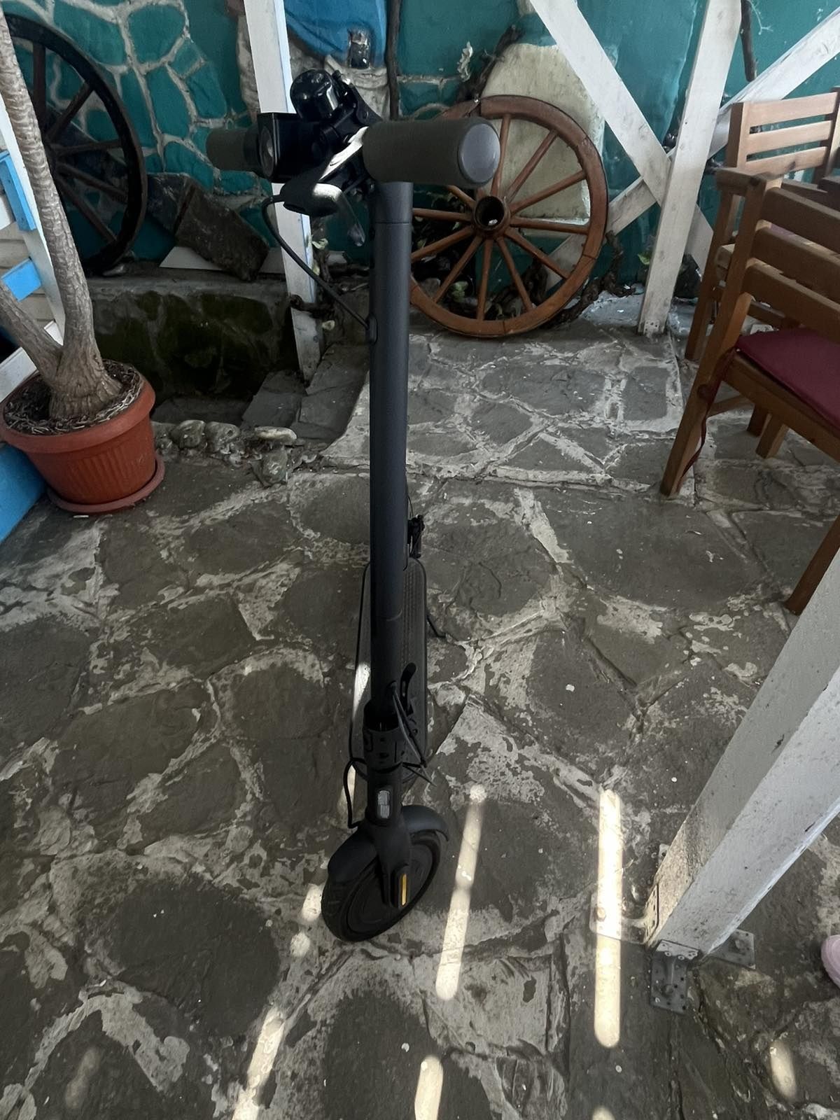 Продавам електрическа тротинетка  Mi electric scooter essential