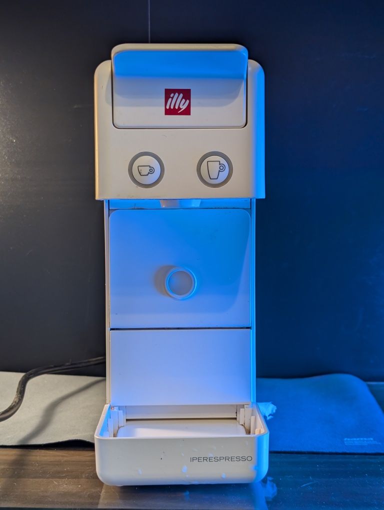 Кафе машина Illy Y3.3