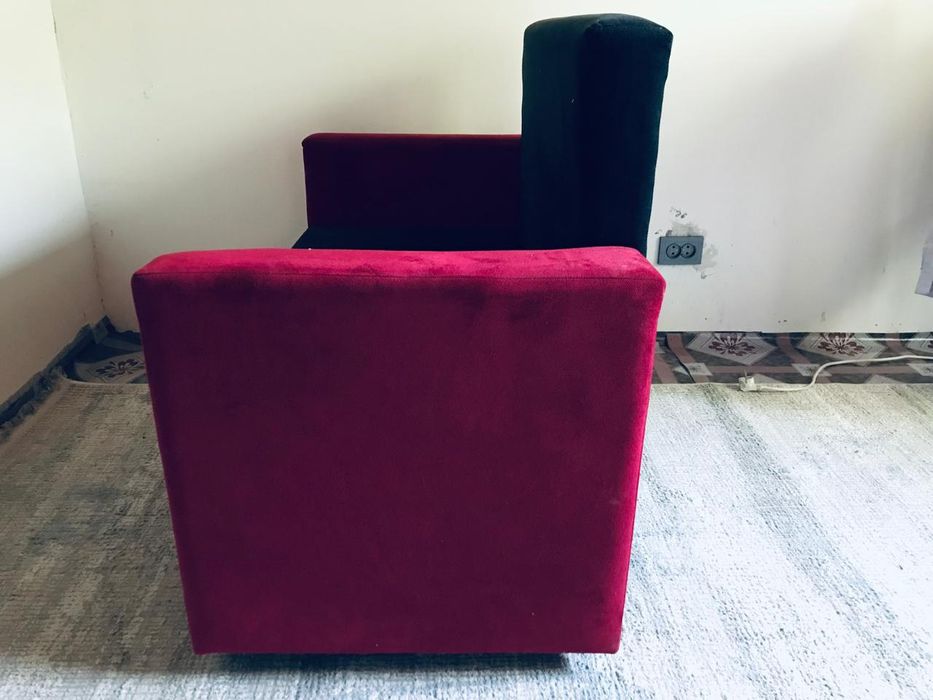 Продам срочно диван кресло