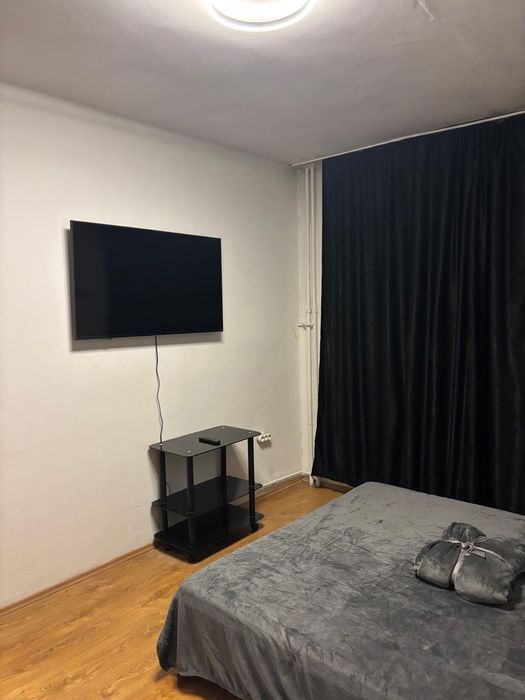 Dau in chirie apartament 2 camere, zonă centrală