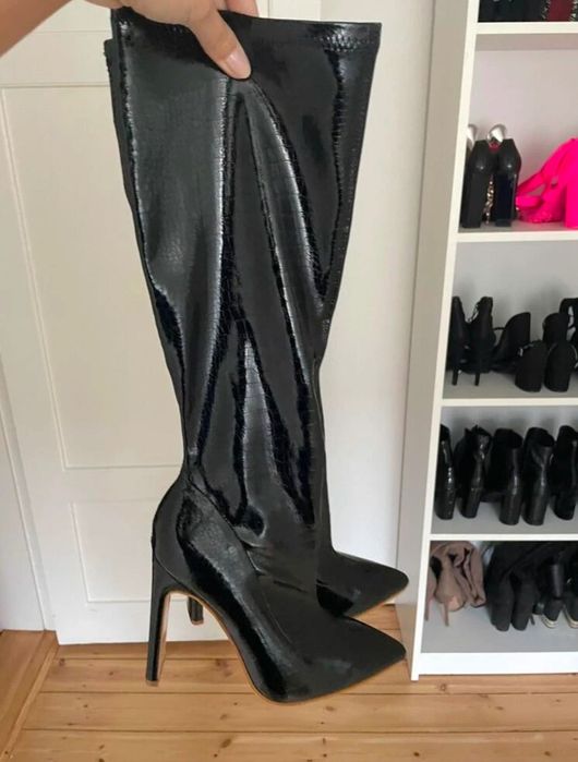 Черни ботуши с висок ток