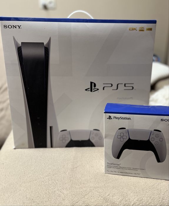 Play station 5 + 2 контролера и 2 игри (COD 3 and Lords of The Fallen)