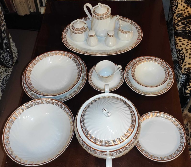 Набор посуды, 12 персон, 107 предметов, Royal Porcelain, Иран