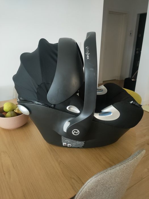 Vând Scoica/scaun auto pentru copii Cybex Aton Q.