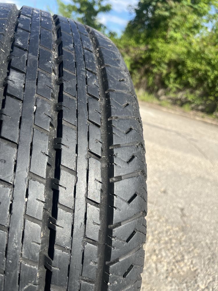 2 бр. летни гуми 215/70/15C Nokian 8 mm DOT 4515