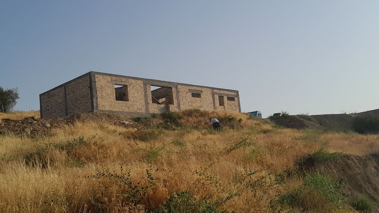 Jizzax shaxar Mchsni orqasida uchastka sotiladi