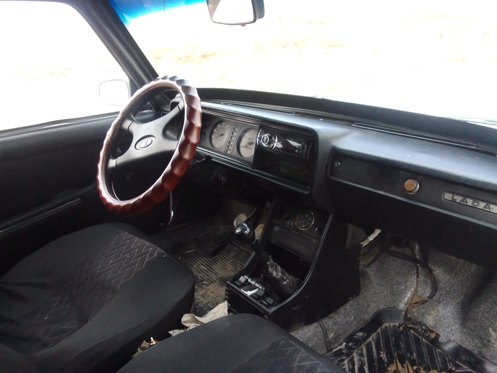 Vaz 2107  sotiladi xolat zor