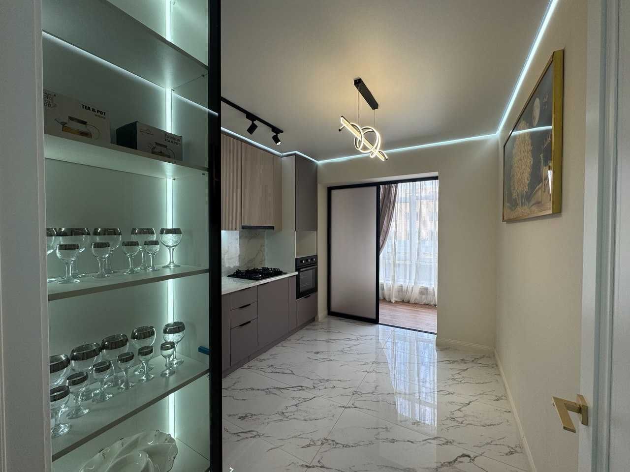 Продается 2 комн. кв. Р-н Старый аэропорт