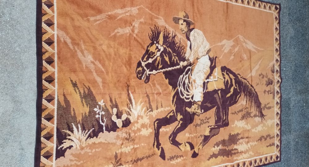 Carpeta veche, Detalii în fotografii!