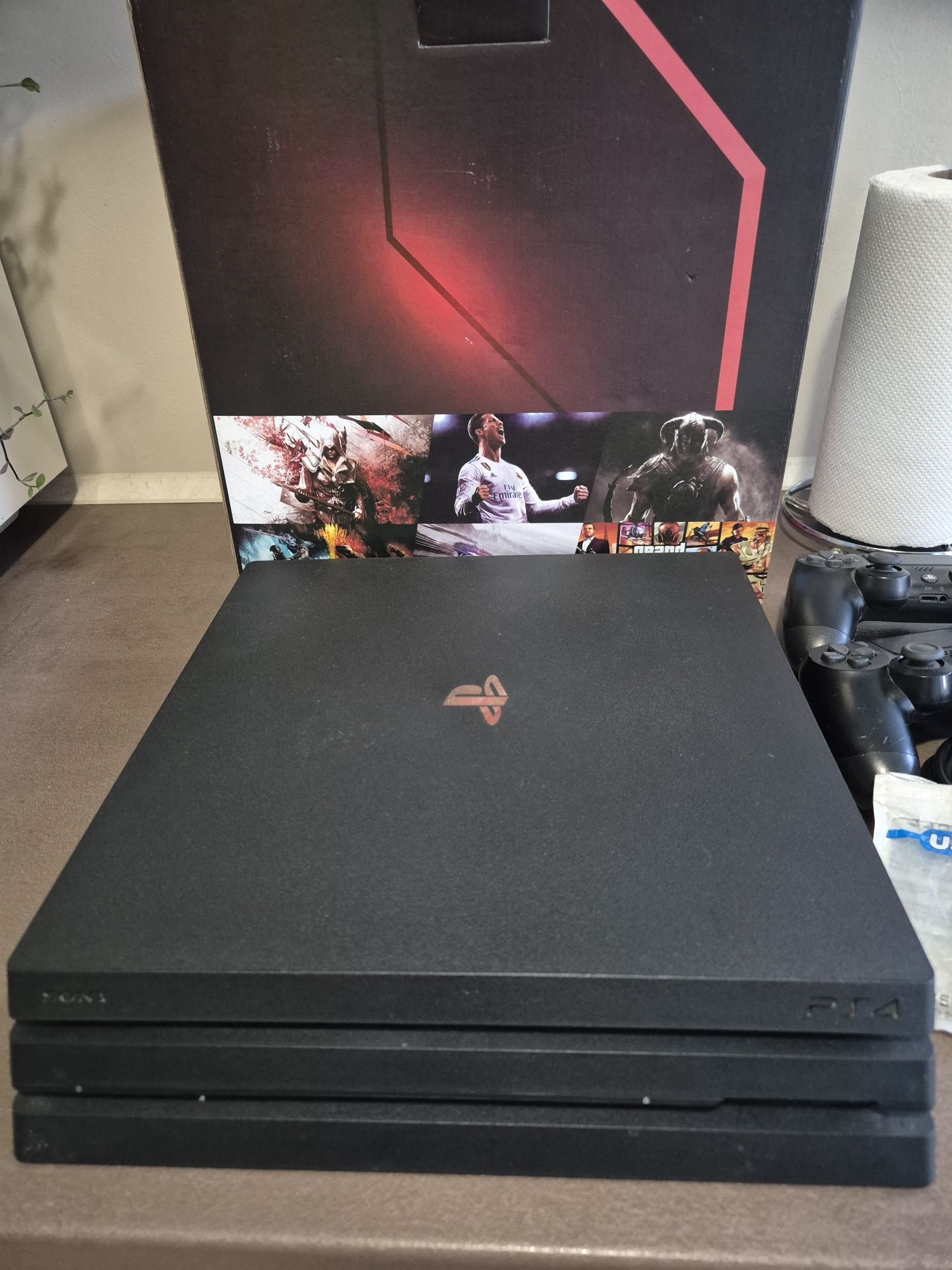 Playstation 4 pro с 11 игри