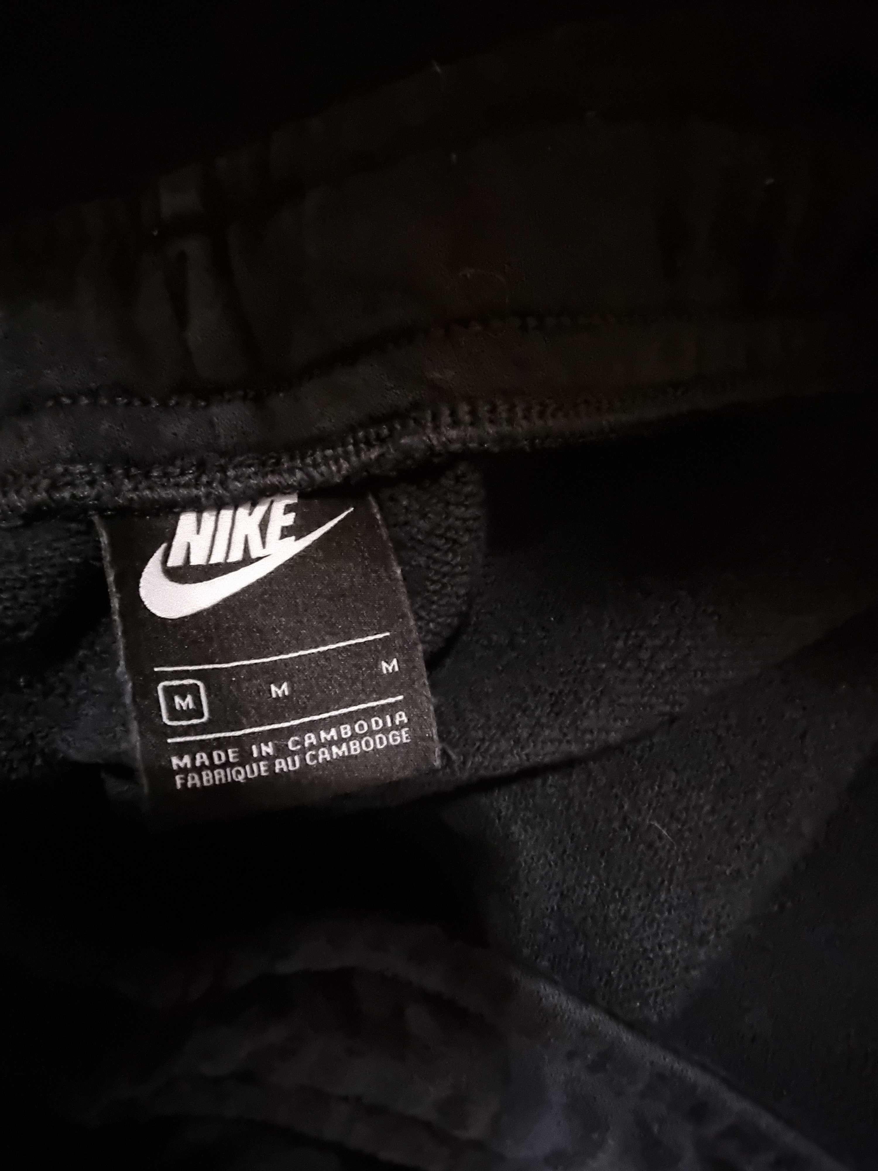 Nike 100% оригинално долнище ( M )