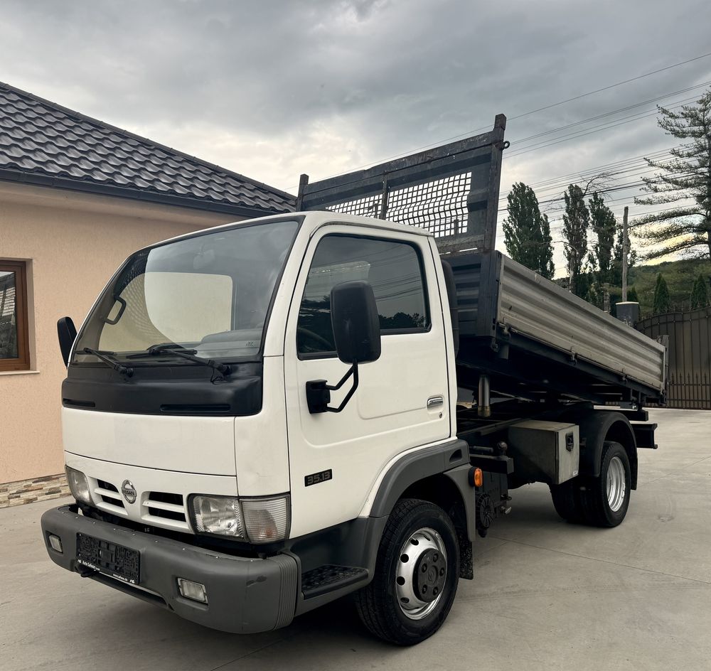 Nissan Cabstar Basculabil 3Parti 3.0D 130CP CAT. B AER CONDITIONAT