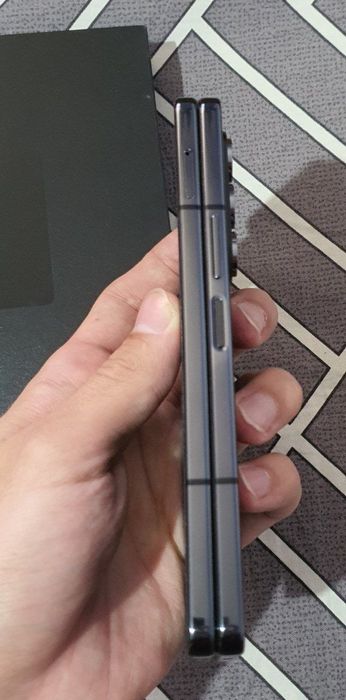 Samsung Z Fold 5 + orig chehol