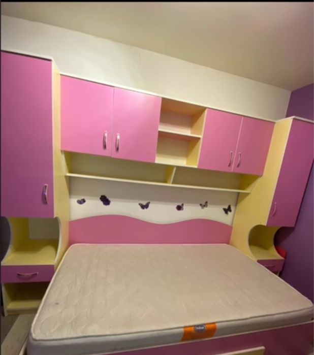 Pat cu mobilier integrat +Saltea super oferta pretul negociabil