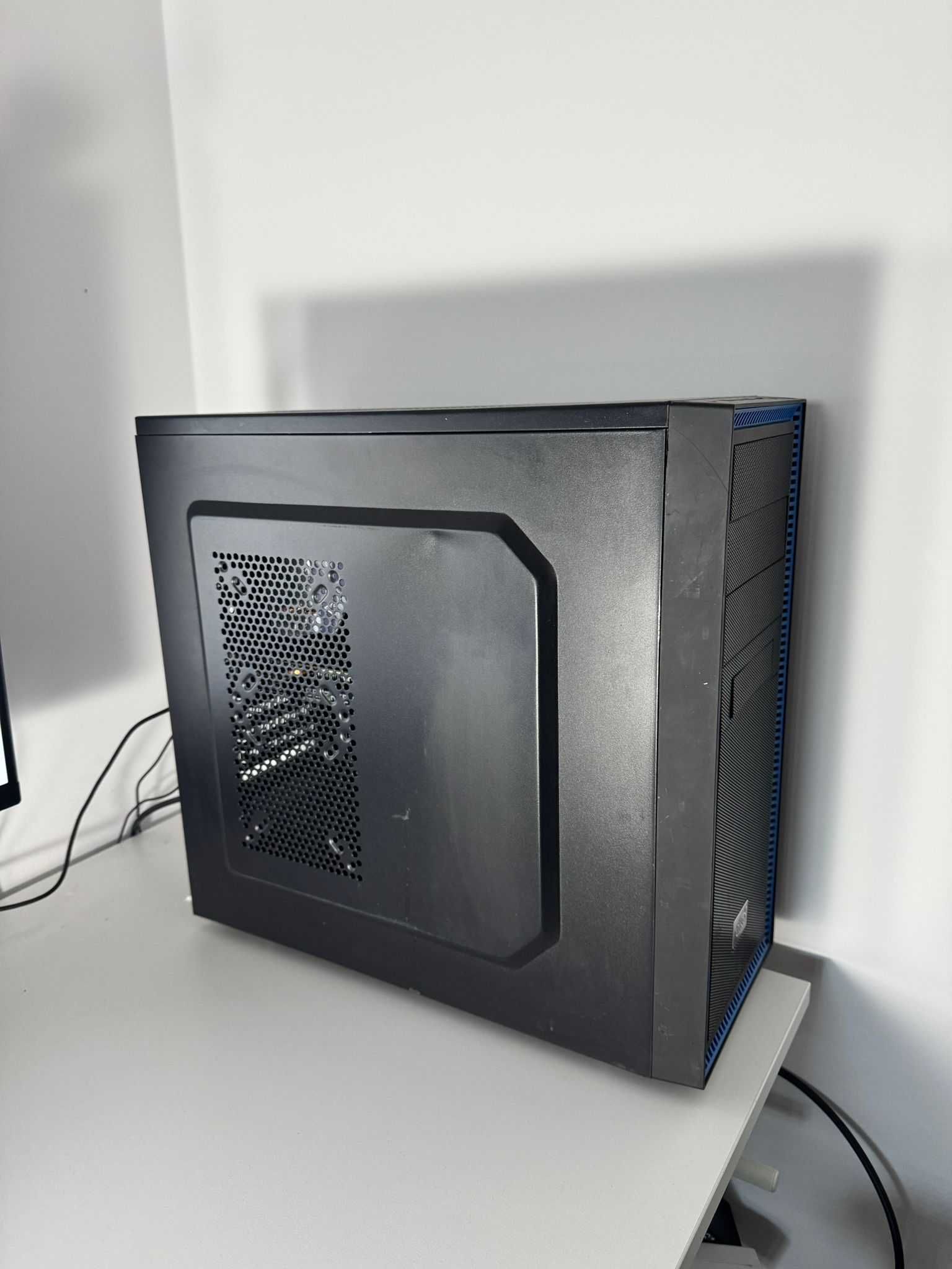 Calculator/PC Gaming i5 9600KF / GTX 1660 Ti / 16GB RAM / SSD + HDD