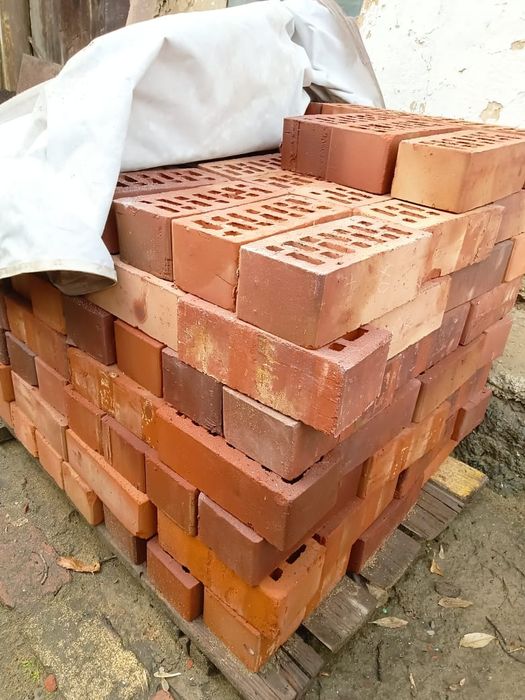 Продам кирпич! 170 шт. Обожженный красный.