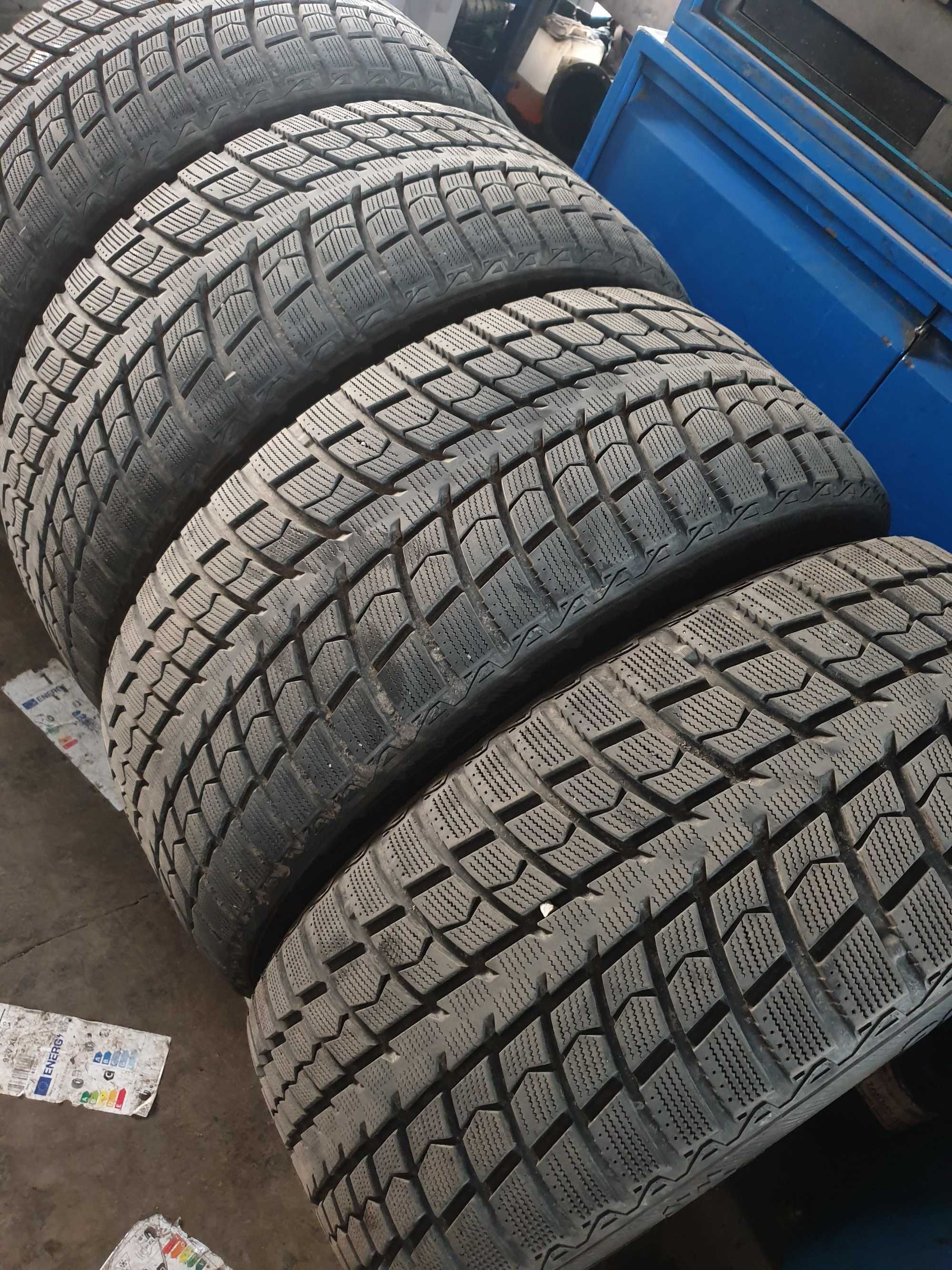 285/45 R20 Green-Max